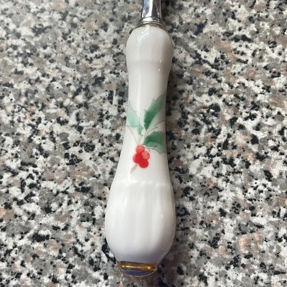 Noritake Cake Server with Christmas Holly Design - Picture 4 of 8
